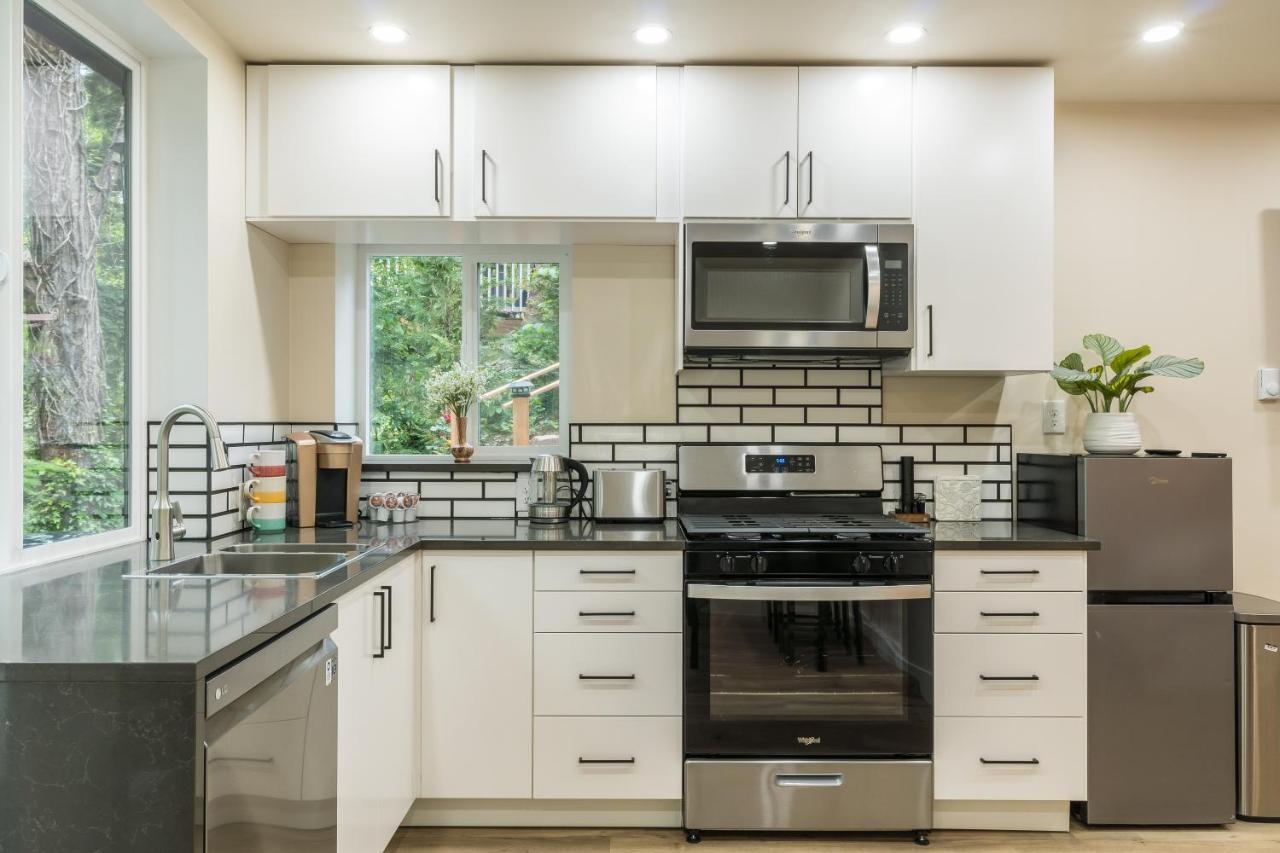 Beautiful Place With A Great Location, Free Parking, Wifi & Large Tv. Federal Way Bagian luar foto
