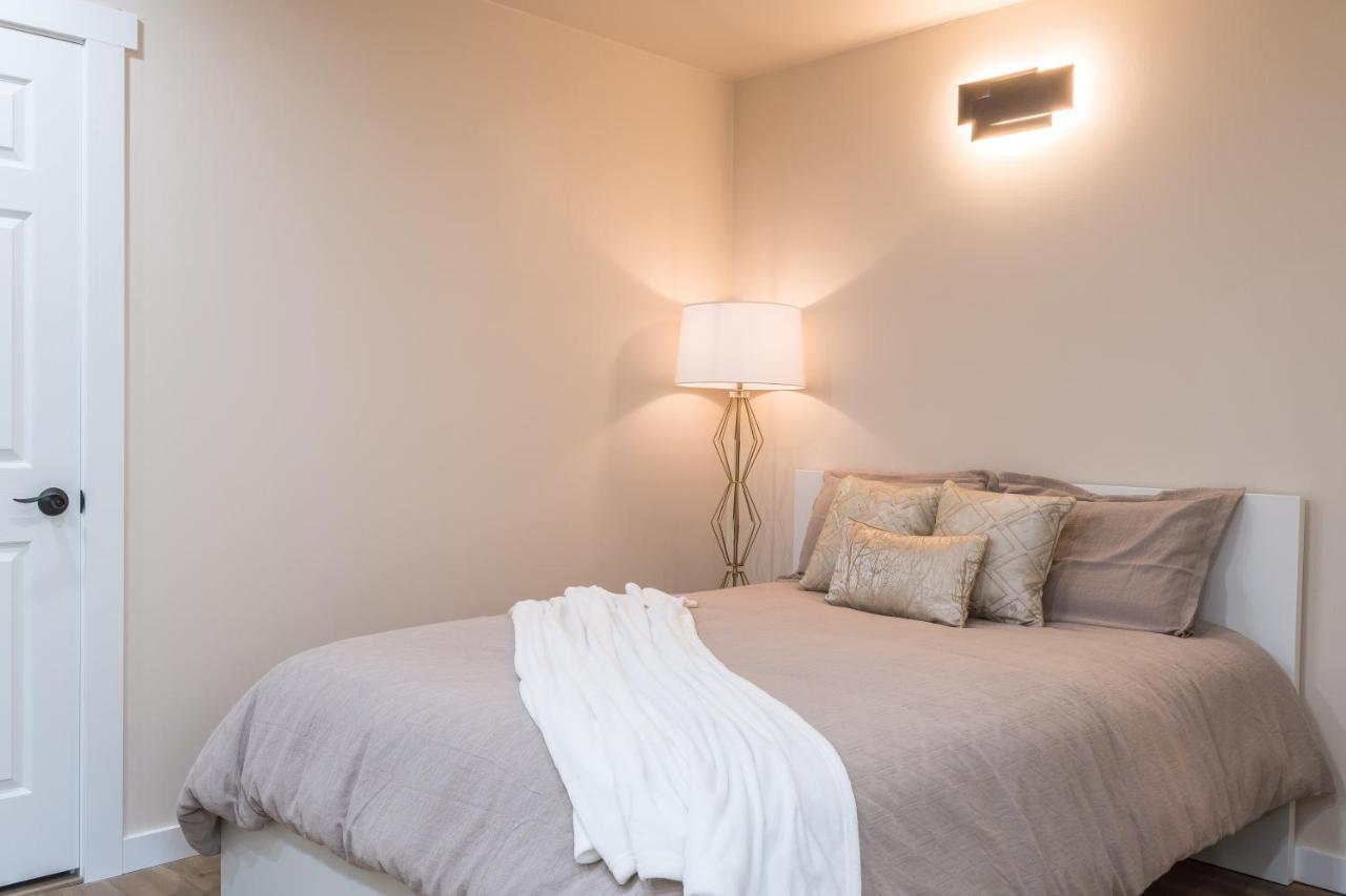 Beautiful Place With A Great Location, Free Parking, Wifi & Large Tv. Federal Way Bagian luar foto